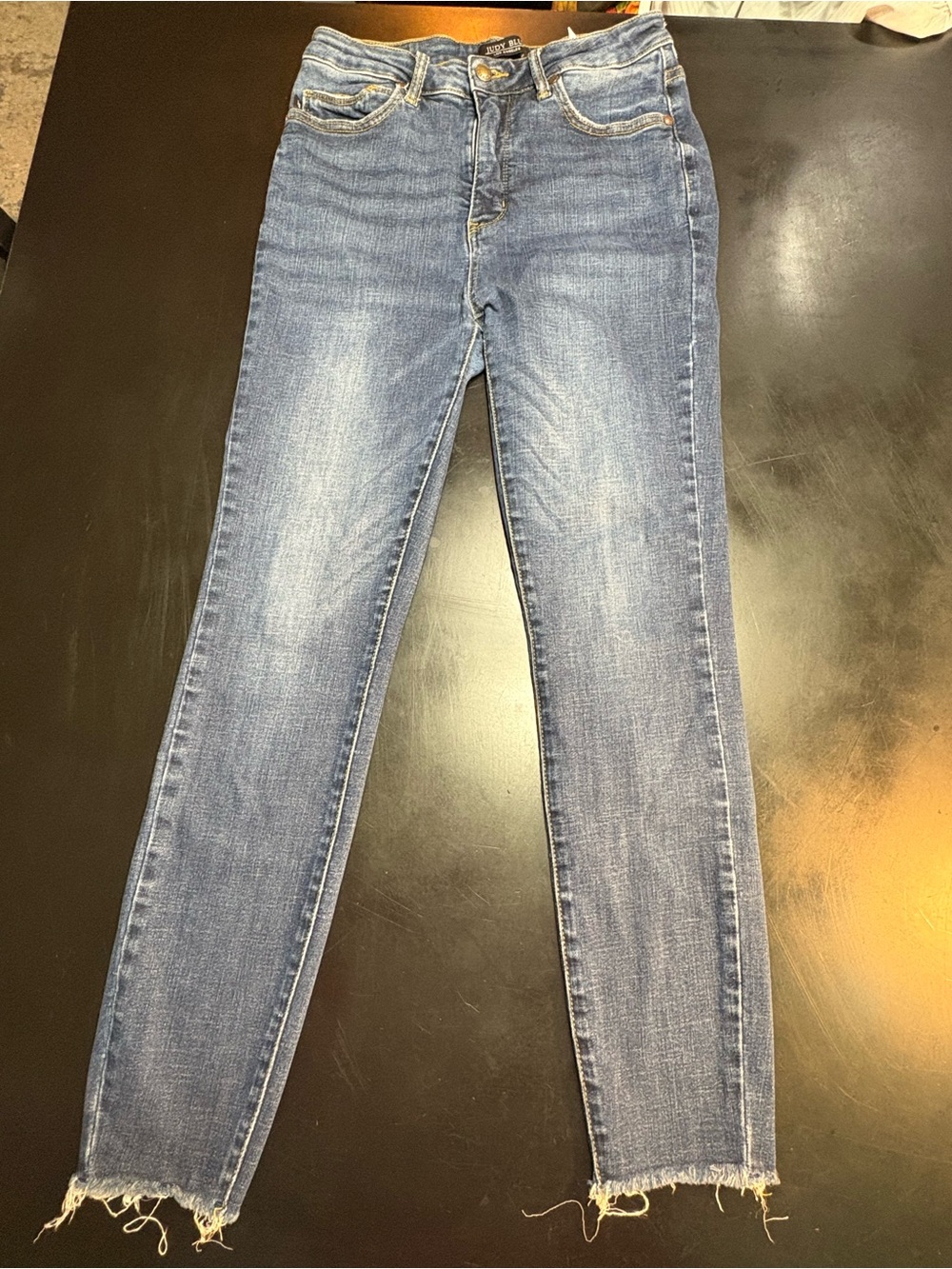 Judy Blue Light-Medium Blue Skinny Jeans with Frayed Hem